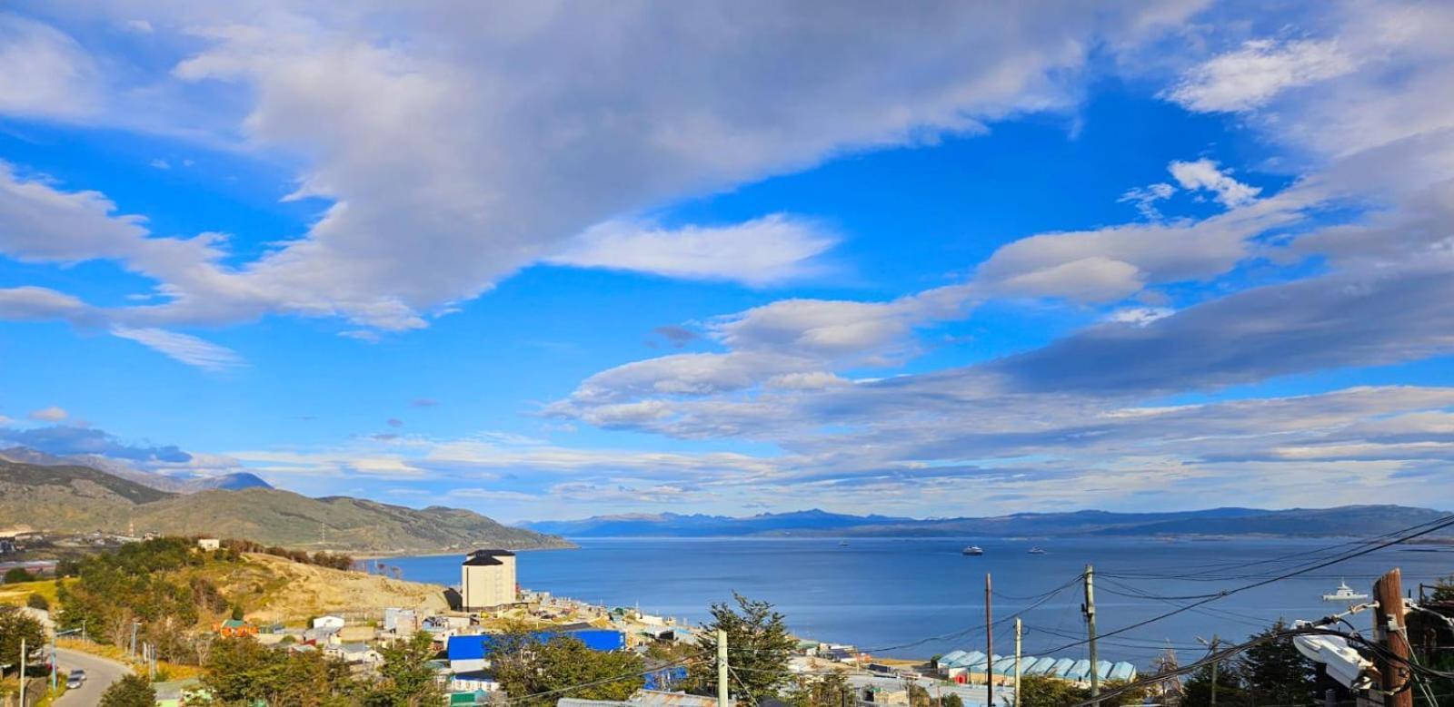 Dpto Amplio Con Vista A La Bahia Apartamento Ushuaia Exterior foto